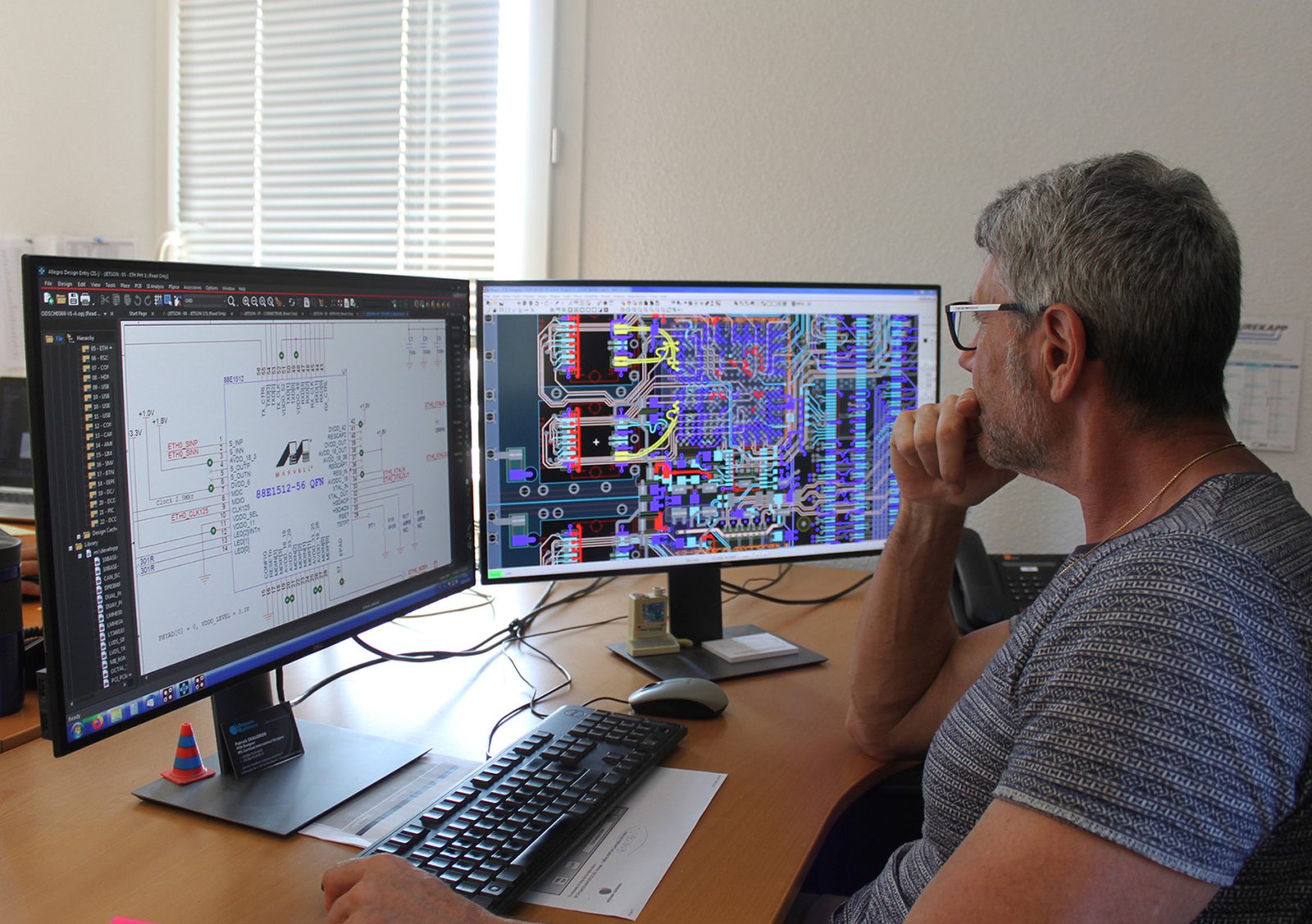 Ingénieur routage PCB au bureau d'études Odyssée Systèmes